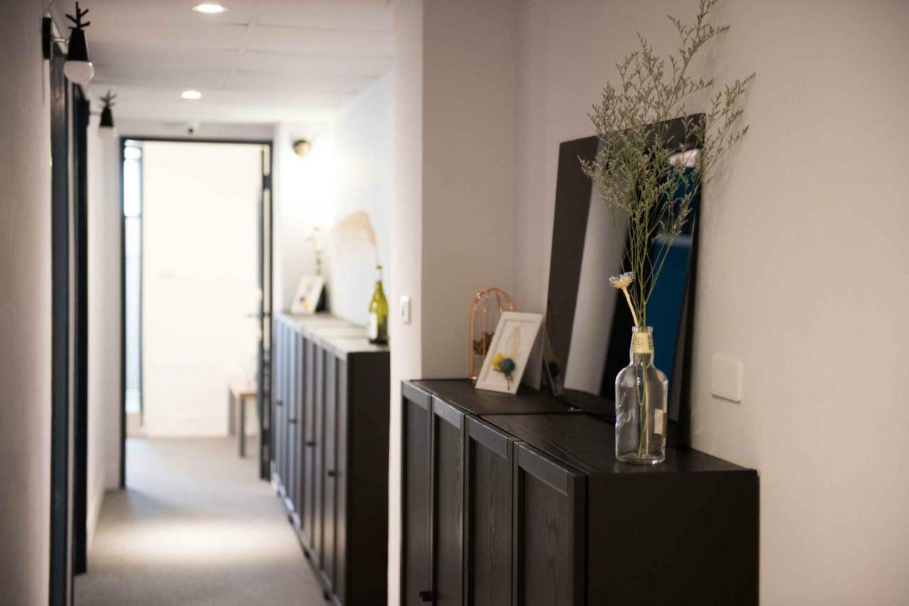 Bird Series Backpacker輕隔間背包客 Apartment ไถหนาน ภายนอก รูปภาพ