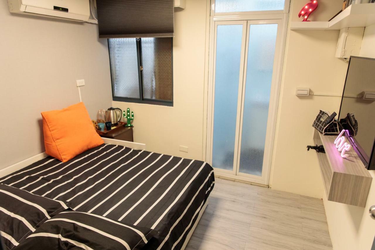 Bird Series Backpacker輕隔間背包客 Apartment ไถหนาน ภายนอก รูปภาพ